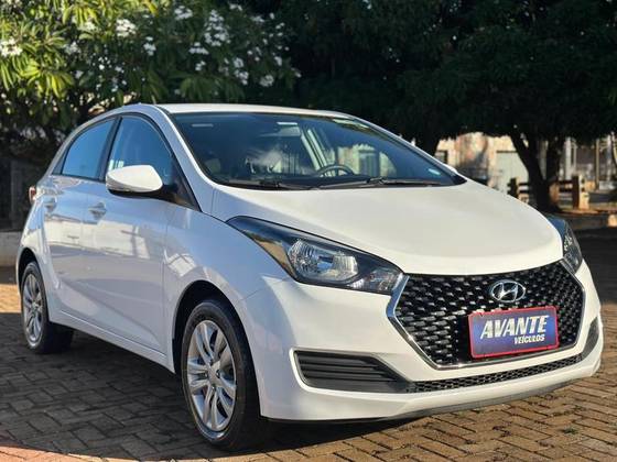 HYUNDAI HB20 1.6 COMFORT PLUS 16V FLEX 4P AUTOMÁTICO HYUNDAI HB20 1.6 COMFORT PLUS 16V FLEX 4P AUTOMÁTICO